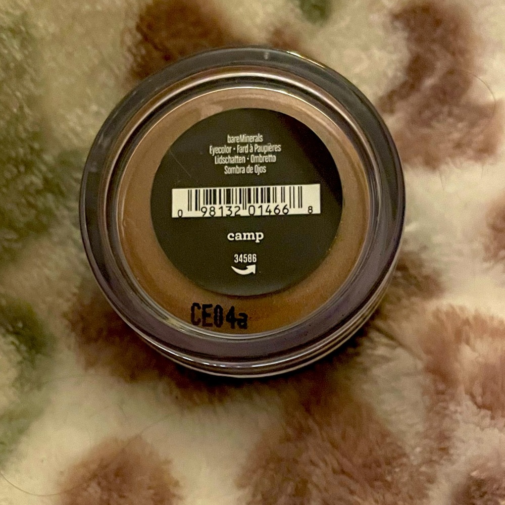 Bare minerals eyeshadow in camp.